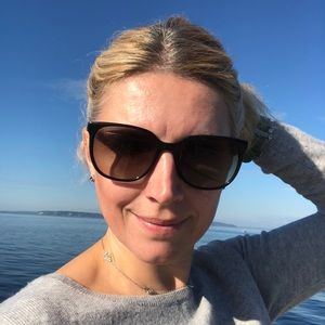 Meet your Posher, Irenirena